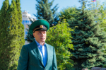 Игорь Артамонов поздравил пограничников с праздником