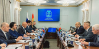 Посол Беларуси в РФ Александр Рогожник и губернатор Липецкой области Игорь Артамонов обсудили перспективы сотрудничества - Знамя Октября